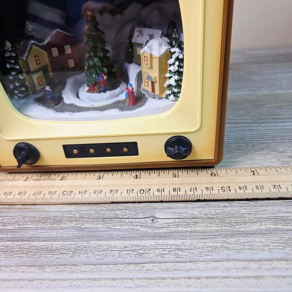 Retro TV Christmas Village Musical Color Changing Lighted Holiday Decor‎